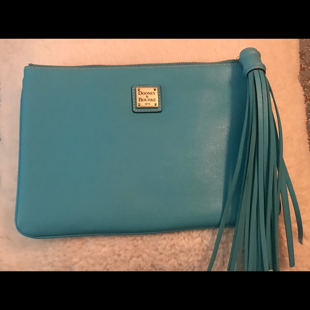 New Without Tags Dooney & Bourke Carrington Pouch
